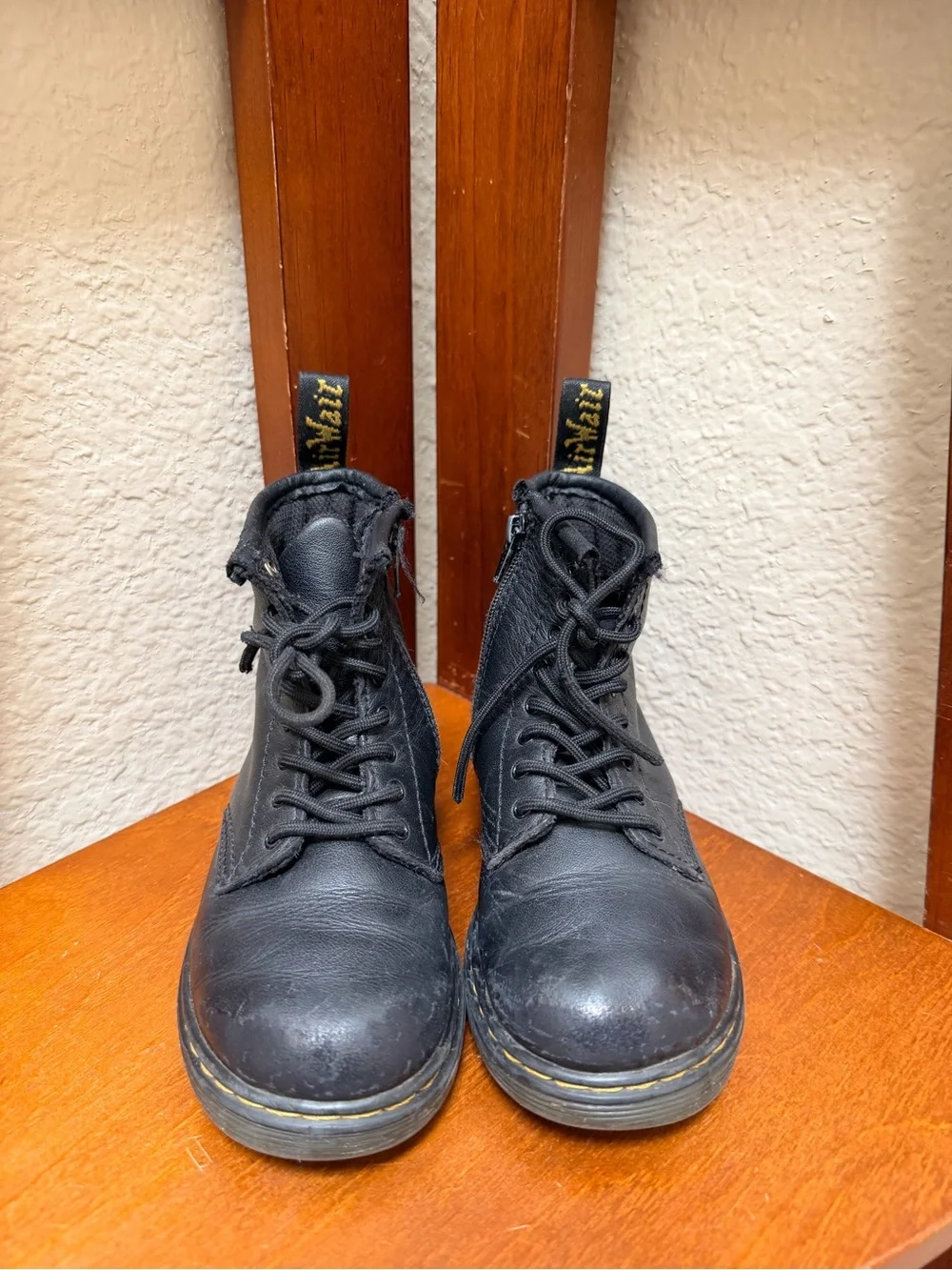 🔹Dr. Martens 1460 Junior/Youth Lace-Up Boots with an added inner side zipper